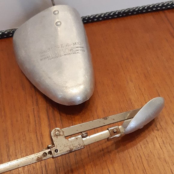 Vintage Metal/Aluminum Shoe Lasts - Shoe Tree - Shoe Protectors - By Simpsons - Picture 6 of 9